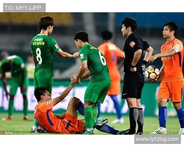 重庆篮球队与成都篮球队赛后复盘分析双方状态及战术表现