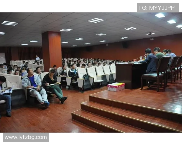 陈强谈足球生涯：从青涩少年到职业球员的心路历程与成长故事