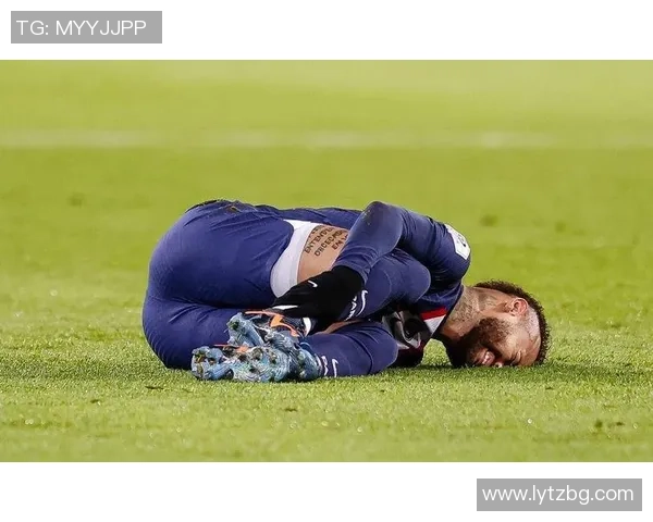 内马尔的足球人生与奢华生活揭秘：从球场到日常的精彩瞬间